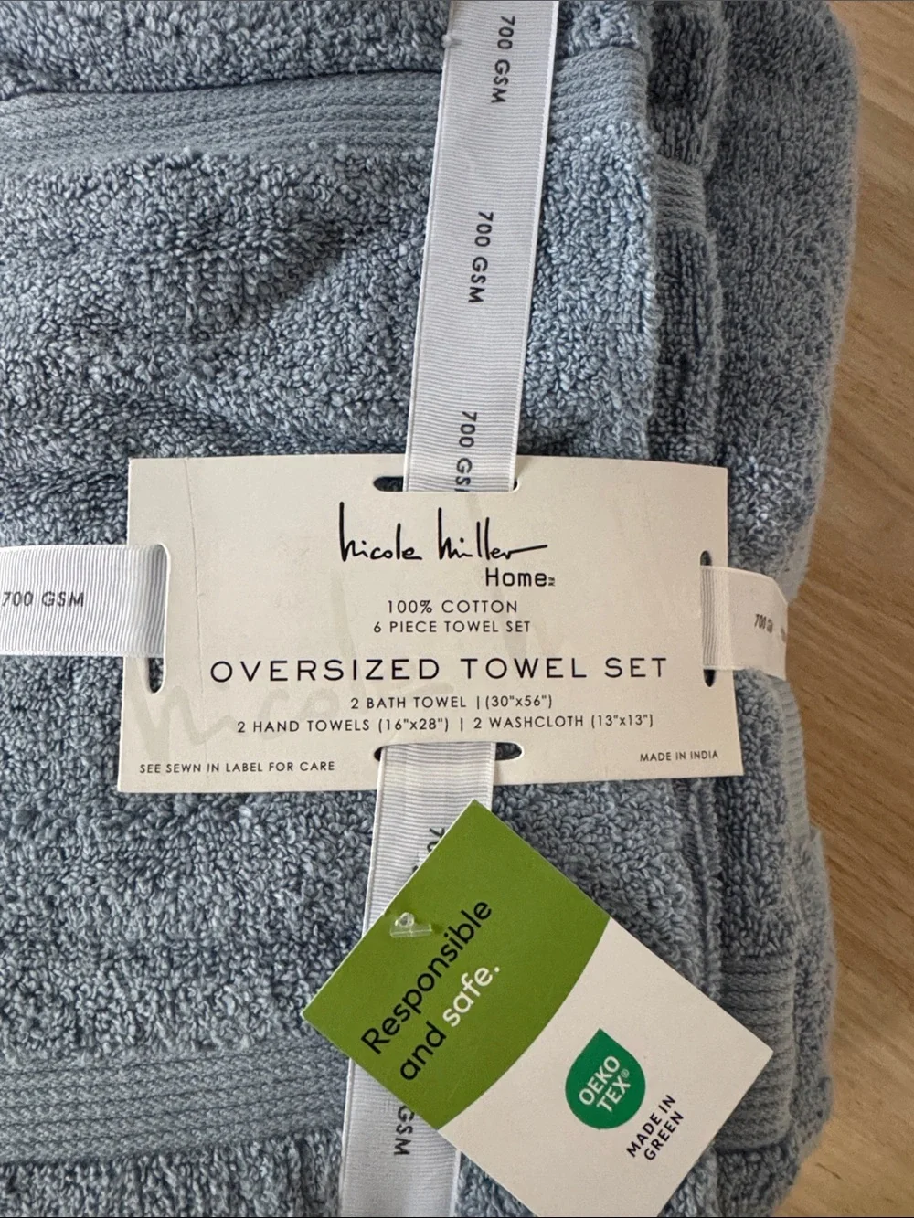 Nicole Miller Light Blue Oversized Towel Set NWT